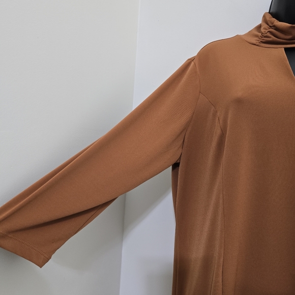 SUSAN GRAVER size Large Liquid Knit 3/4 Sleeve‎ Mock Neck Keyhole Tunic Copper - Picture 4 of 12
